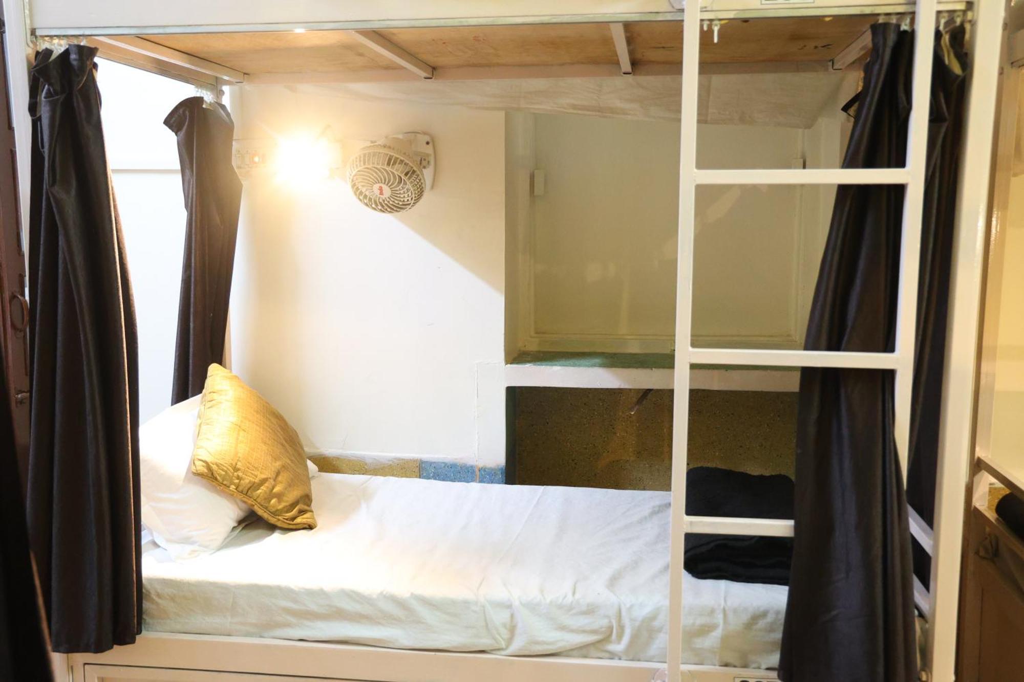 Хостел Santkripa Backpackers 400 Mtr From Railway Station Джодхпур Экстерьер фото